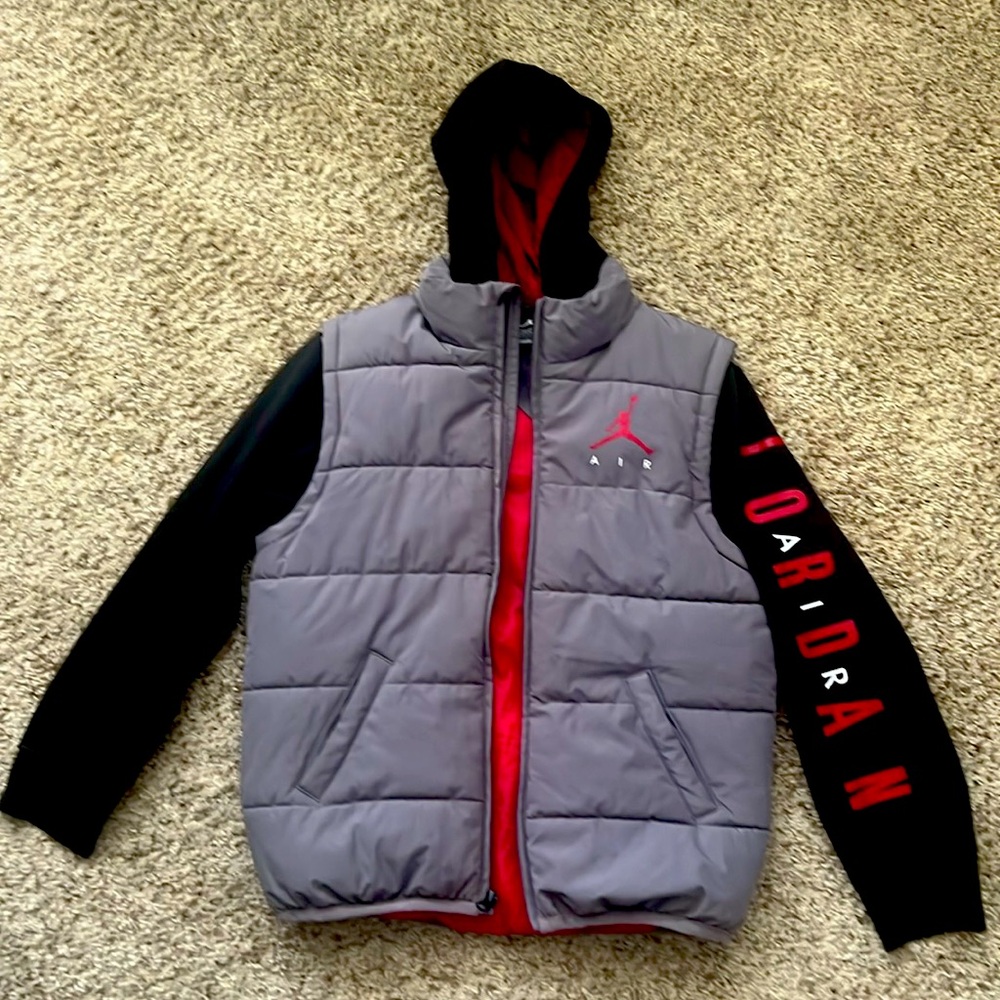 Nike Boys Air Jordan Therma Fit Outerwear Hooded Puffer Jacket